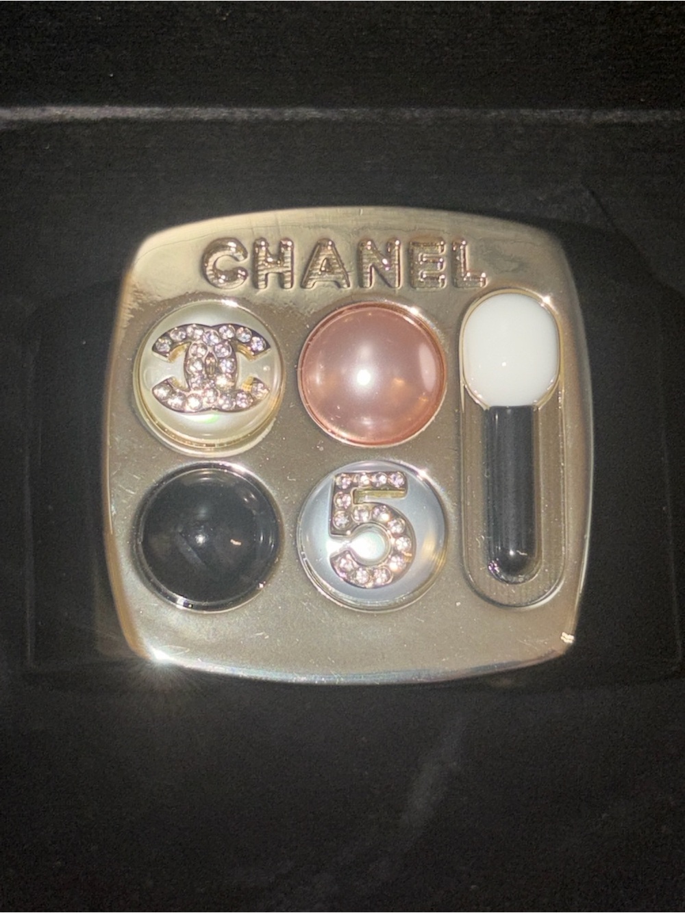 ✨🪩💄 CHANEL CC 5 Makeup Palette Cuff 💖✨ - Picture 8 of 14